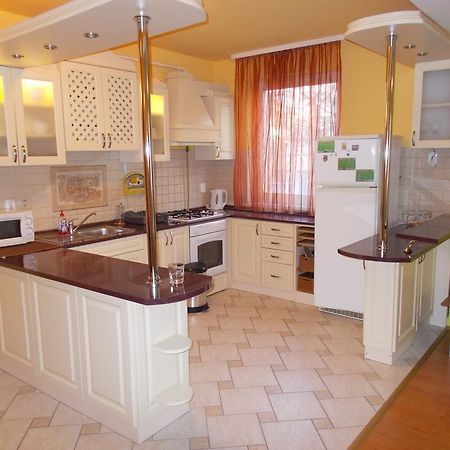 Lara Apartman Debrecen Exteriör bild