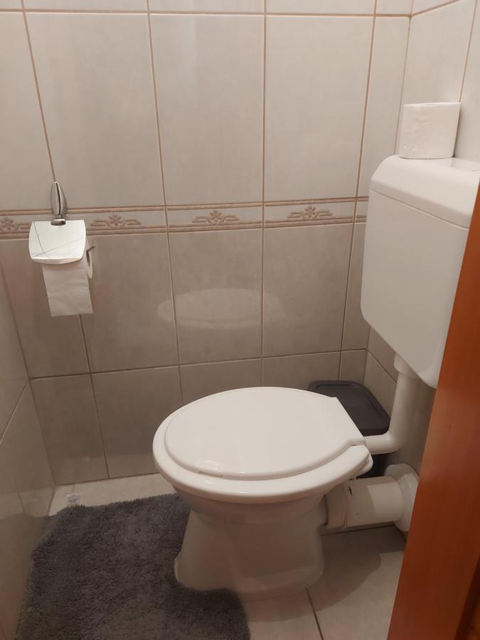 Lara Apartman Debrecen Exteriör bild
