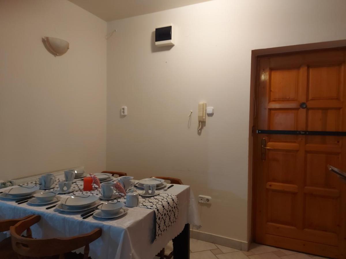 Lara Apartman Debrecen Exteriör bild