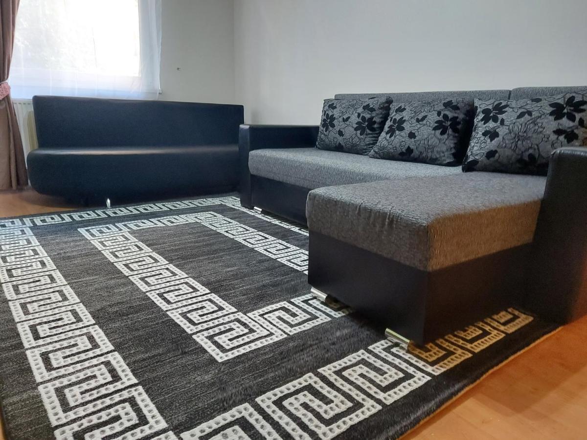 Lara Apartman Debrecen Exteriör bild