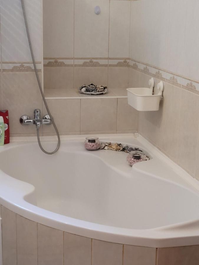 Lara Apartman Debrecen Exteriör bild